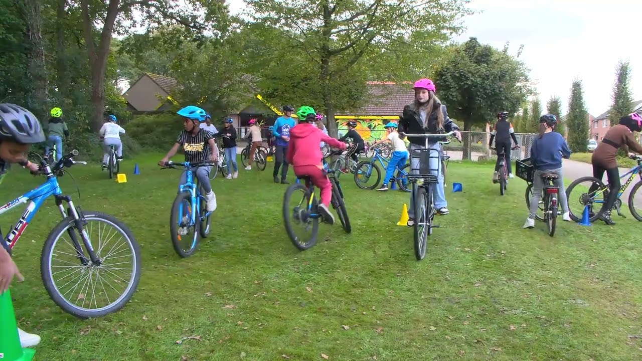 Wielerclinics Basisschool Moerschans (wk 42-2024)