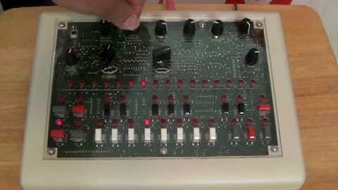 x0xb0x synth fast pattern demo. The DIY tb-303 bassline clone