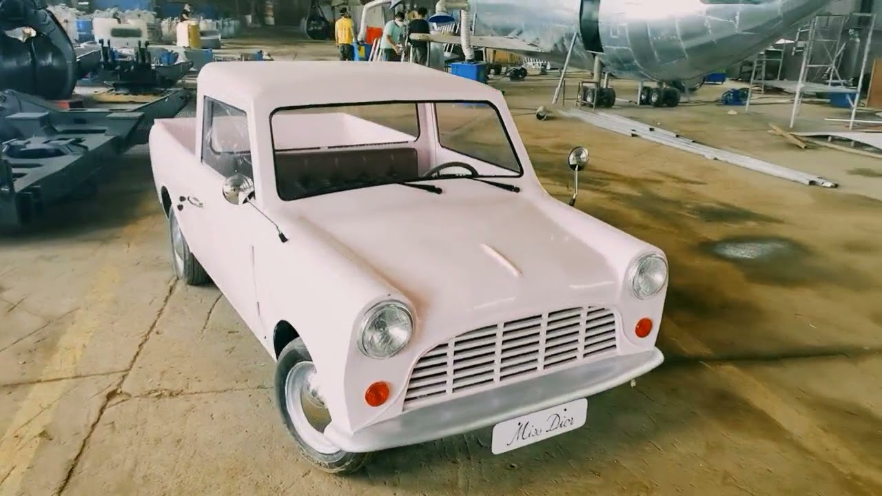 vintage car stage activity props in making