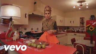 Paloma Faith - Cooking With Paloma Faith - The Perfect Tarte Tatin (VEVO LIFT)