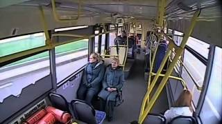 Лобовой удар автобуса в столб  Кадры из салона