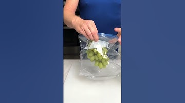 An easy way to remove grapes from the vine #shorts #grape #tipsandtricks #lifehacks