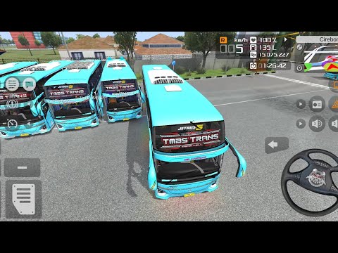 Bus Pariwisata Azzalea Tri Putra Jaya Terbang Ke Langit Yang Biru Di Jembatan Suramadu