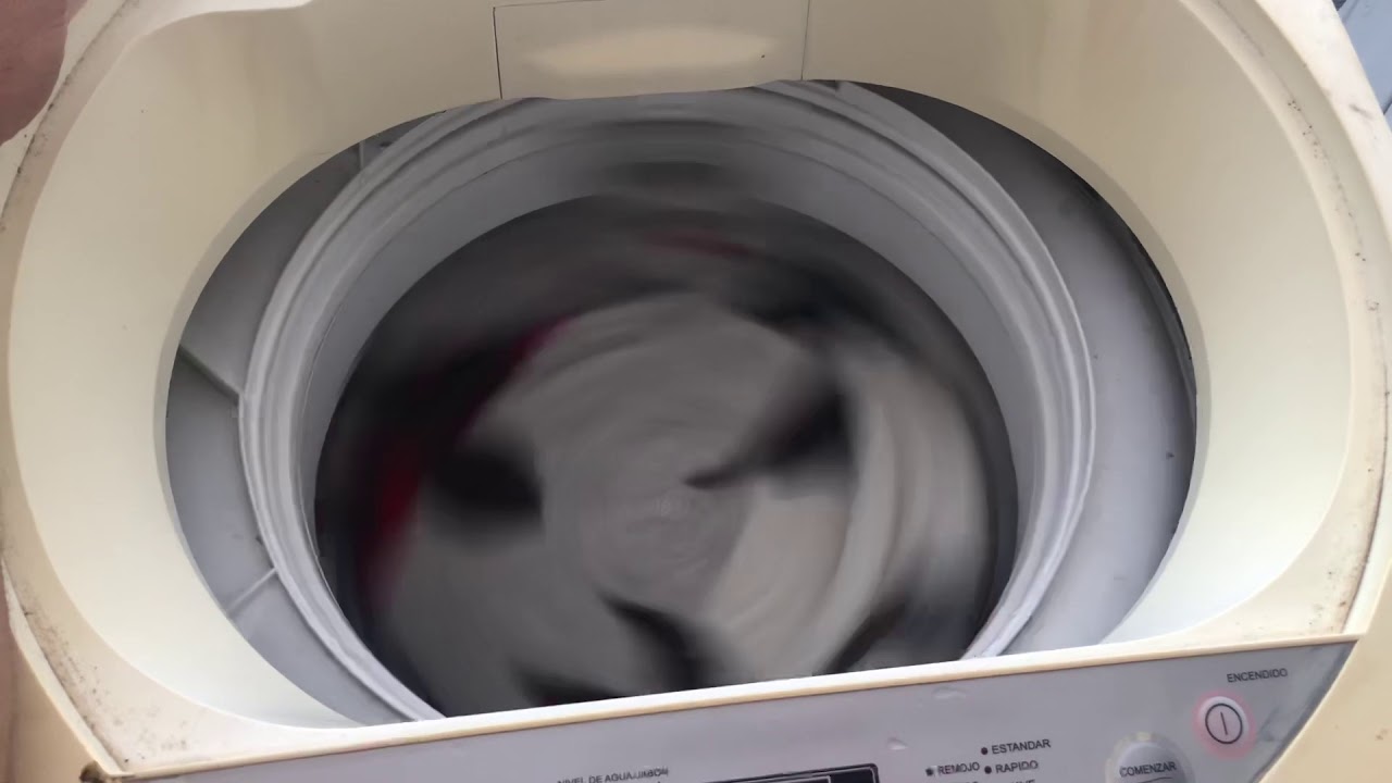 Mi lavadora no centrifuga pero si tira el agua