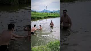 Poca Sombra Aprendendo A Nadar