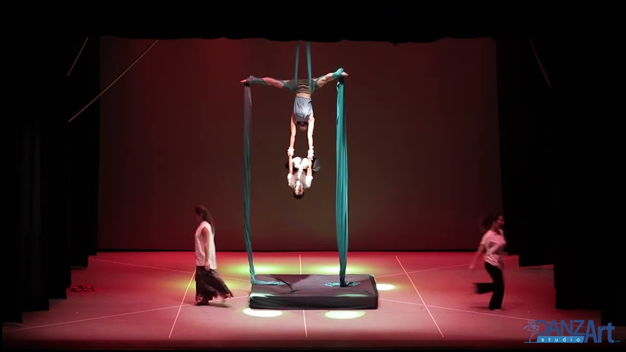 DanzArt Studio, Saggio 2025. Esibizione Acrobatica aerea Serena Fede e Alessandra Bonaventura