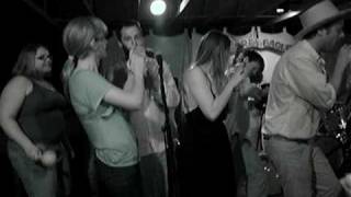 Here We Go Magic & White Rabbits Jam Session