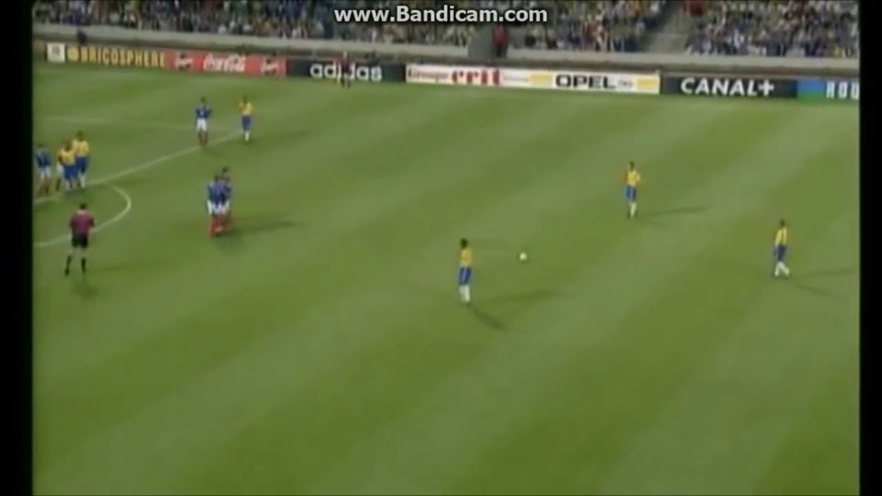 Roberto Carlos free kick vs France 1997 YouTube