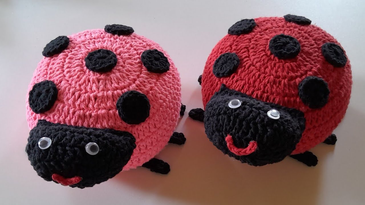 JOANINHA EM CROCHÊ COM BARBANTES PESO DE PORTA