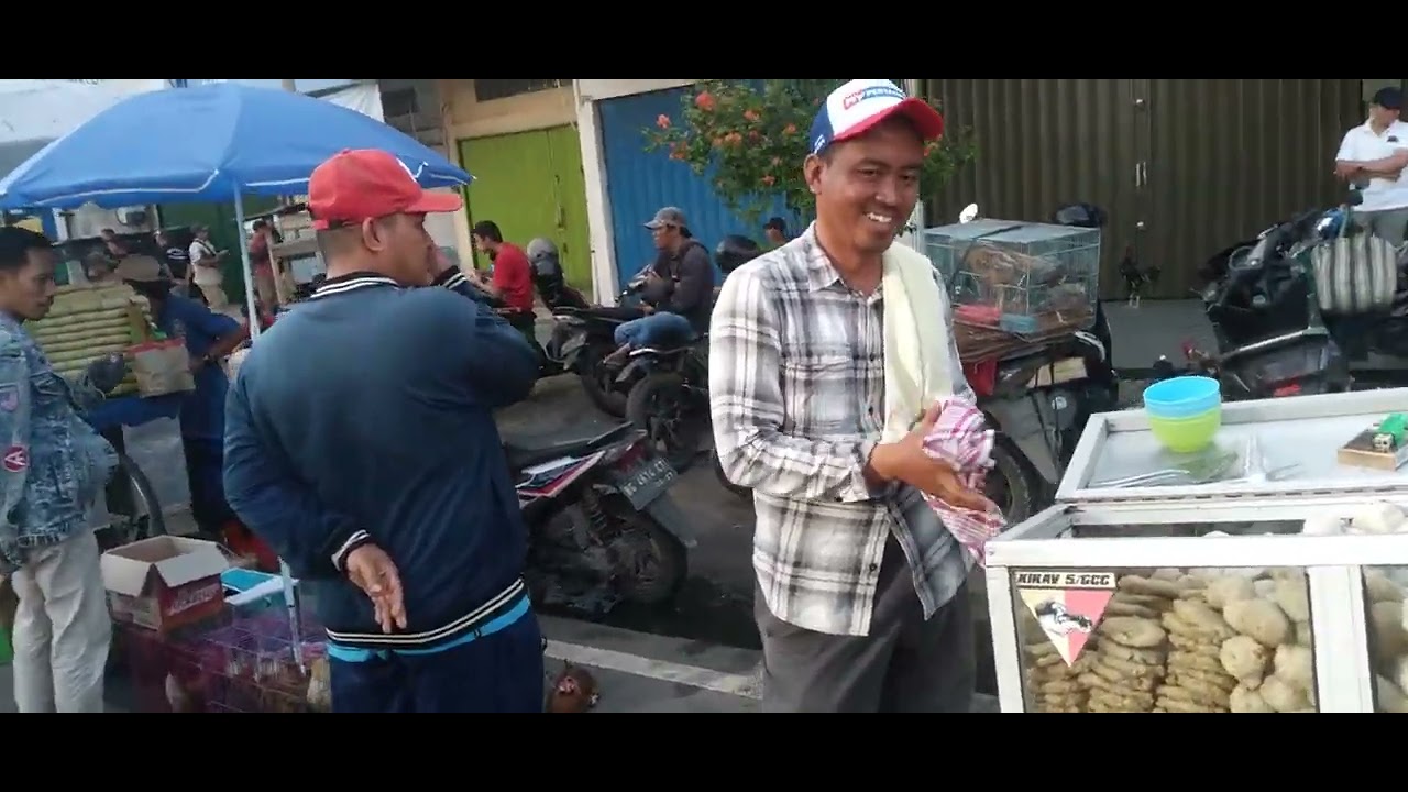 Vidio lengkap part 2  ayam2 dan burung2 di pasar burung 16 ilir palembang