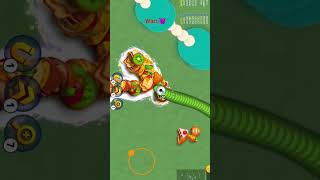 Level 35 Noob vs Level 64 Pro Player Fight! #15 🤯😱 #shorts #viral #wormszone
