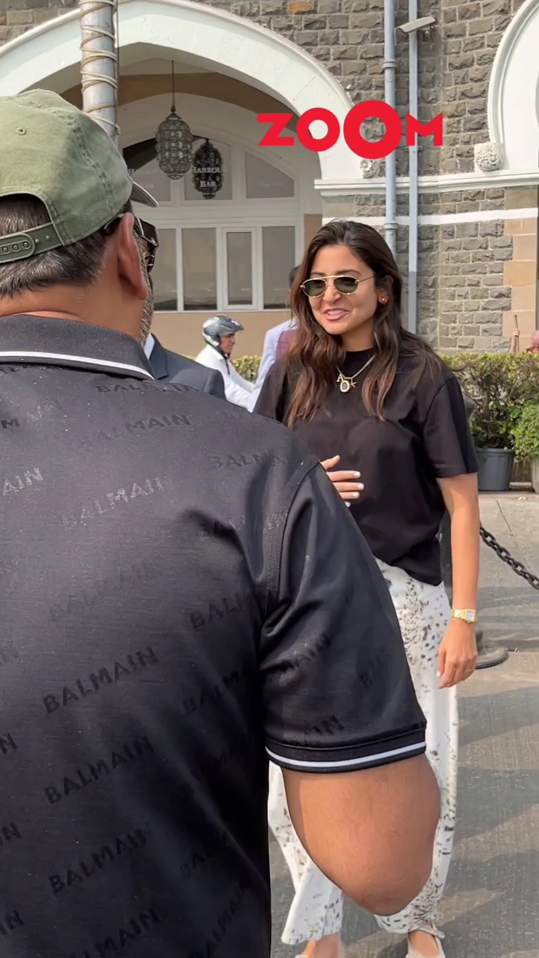 Anushka Sharma spotted in the city; BACK to her Alibaug home ?? #anushkasharma #shorts