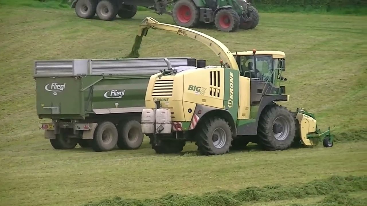 Krone BigX 770 + Fliegl Trailers