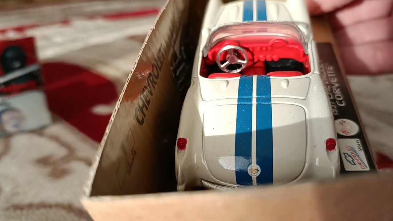 NewRay - 1957 Chevrolet Corvette unboxing
