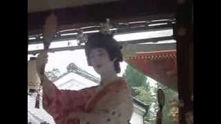 Maiko (geisha) dance in Kyoto