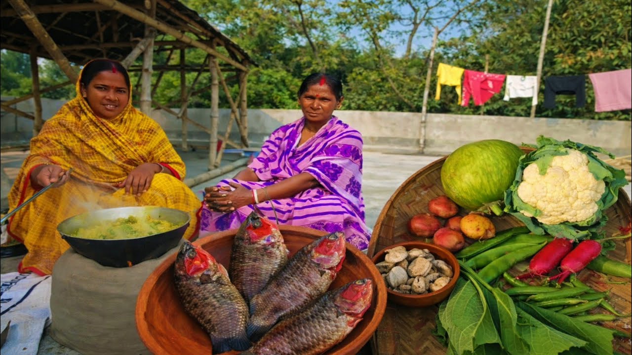 ডালের বড়ি দিয়ে ঝাল নিরামিষ তরকারি | লাউ পাতা দিয়ে কই মাছ ভাপা | গ্রামের রান্না