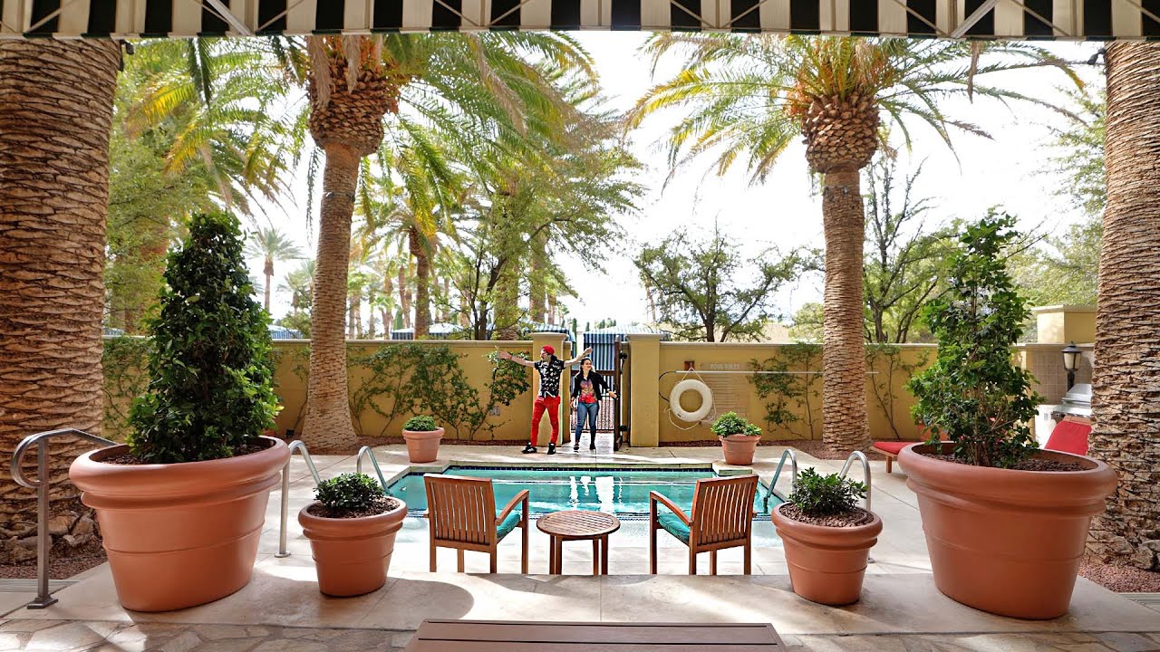 This Las Vegas Hotel Suite Has A Private Pool 💦 YouTube