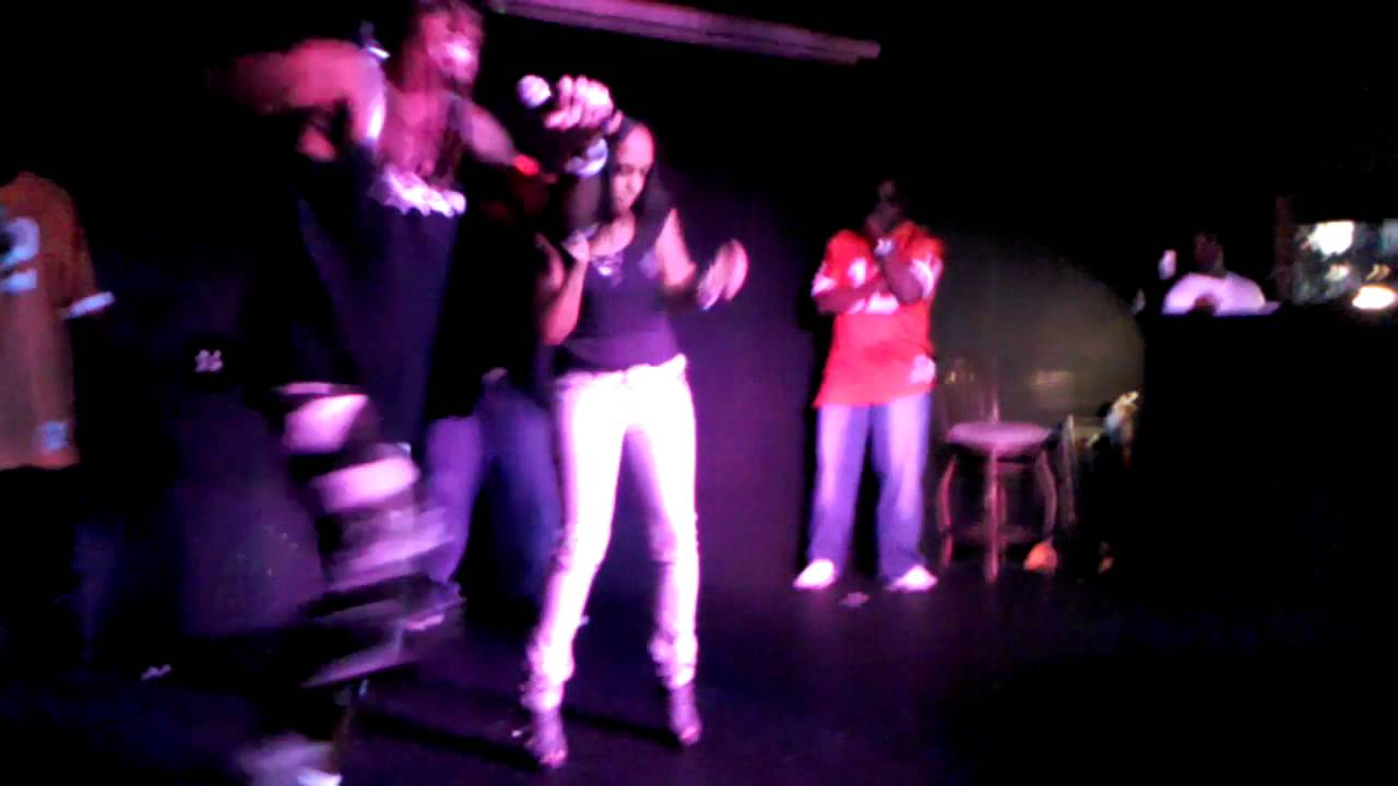 TooTone/Handsafiya She Gotta B Bad Live 2012