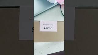 Is the SKNBody Hair Identifier Spray worth it or just hype? I tested it out so you don’t have to!