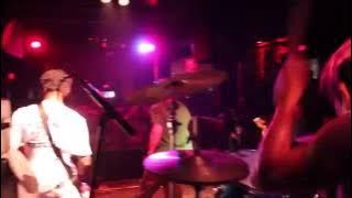 Download lagu Turnstile - Gravity