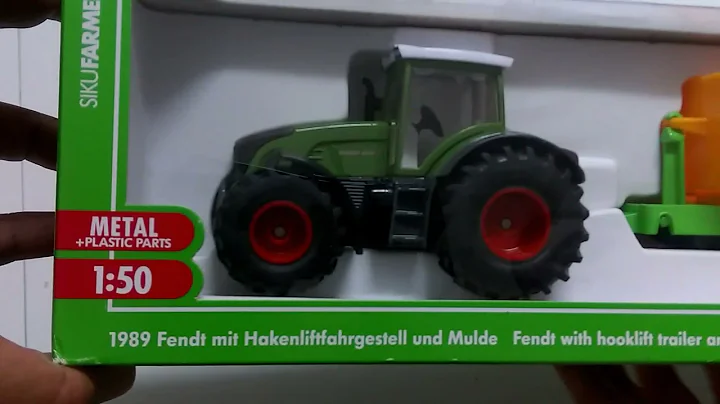Unboxing SIKU Fendt tractor with hooklift trailer and carriage 1:50 scale