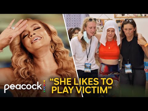 “Poor Leah” Faints While Shopping | The Real Housewives Ultimate Girls Trip