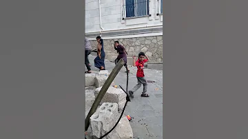 شاهد كيف أصبحت ألعاب أطفال اليمن 