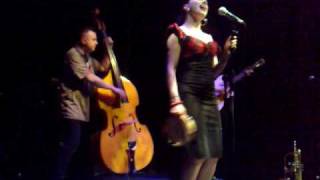 Walkin' After Midnight - Imelda May chords