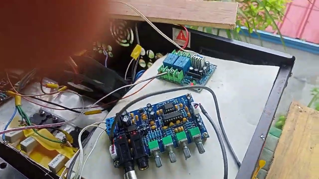 diy power amplifier with pre amp,speaker protection and bluetooth module.