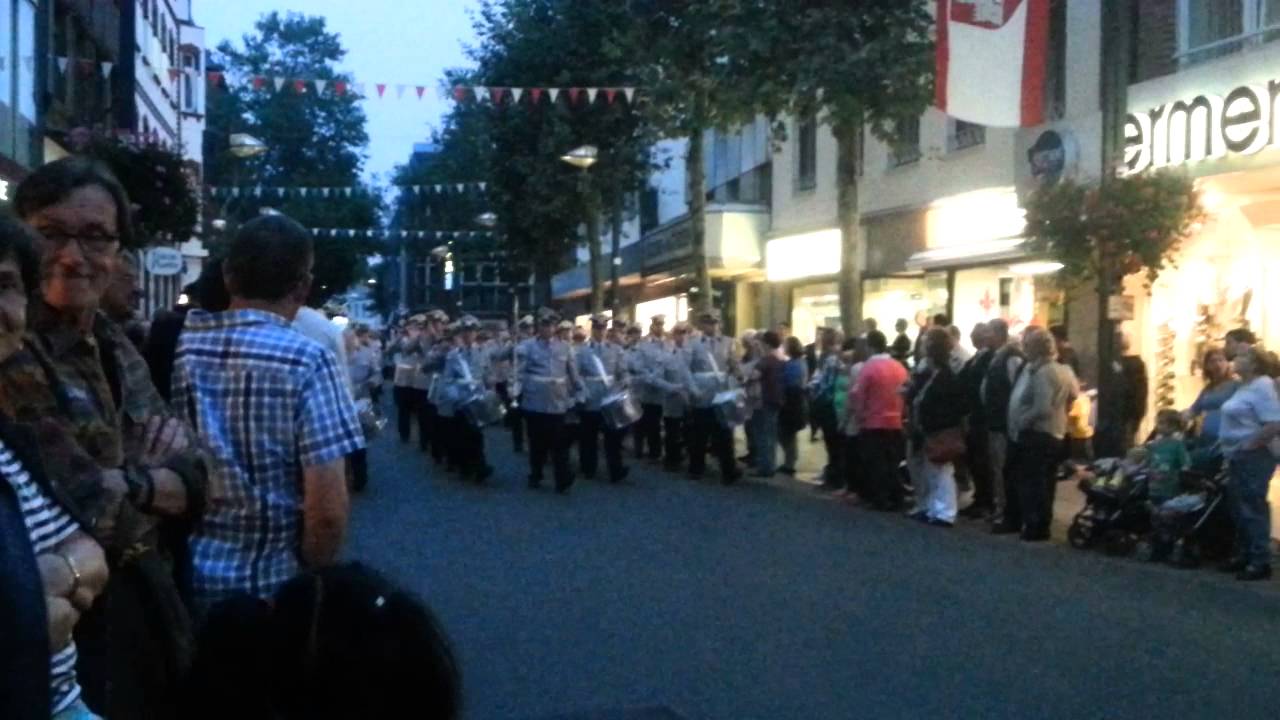 Schützenfest Grevenbroich 2014-Aufmarsch zum Fackelzug [TC Wevelinghoven]