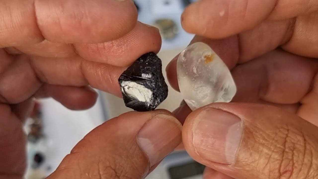 IDENTIFYING THE BLACK STONE WILL IT BE A DIAMOND? - YouTube