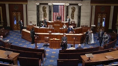 Конгресс США отклонил импичмент Трампу