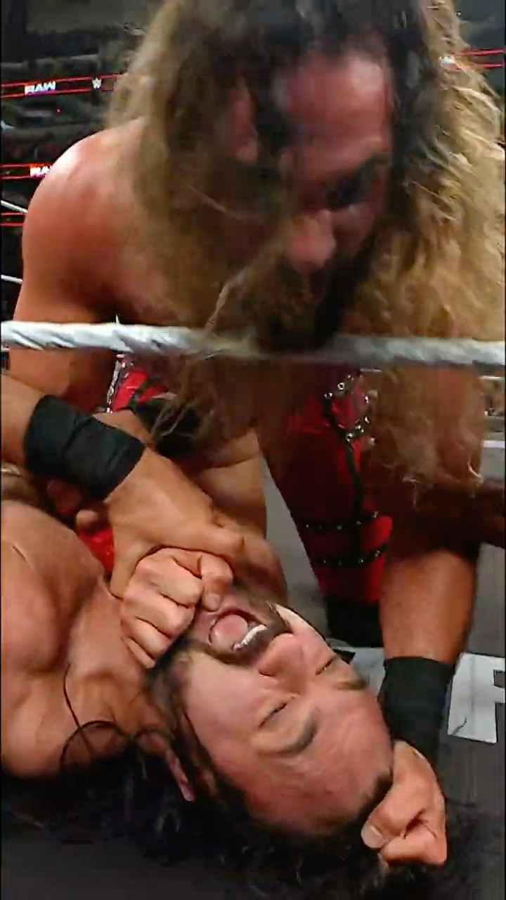 DON’T QUESTION Seth Rollins’ INTEGRITY ??? #RawOnNetflix #WWERaw