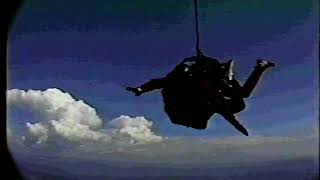 2001 Greg Skydiving