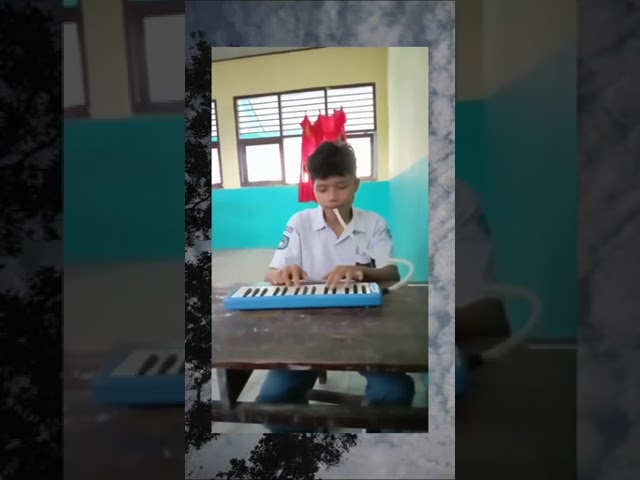 Pov ketika lu disuruh nyanyi lagu kebangsaan sama guru #shorts #lagu class=