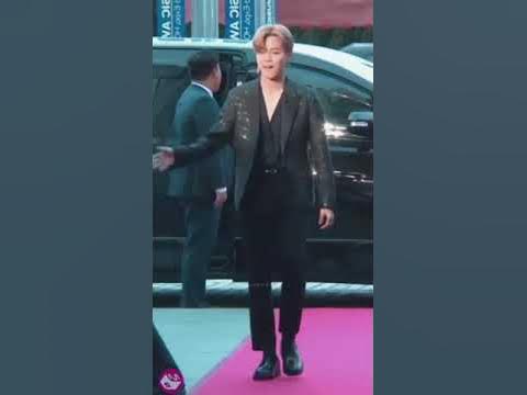 JIMIN walking like a model 💜🔥 - YouTube