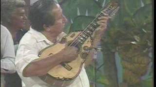 Video thumbnail of "MASO RIVERA, SEIS CELINES"