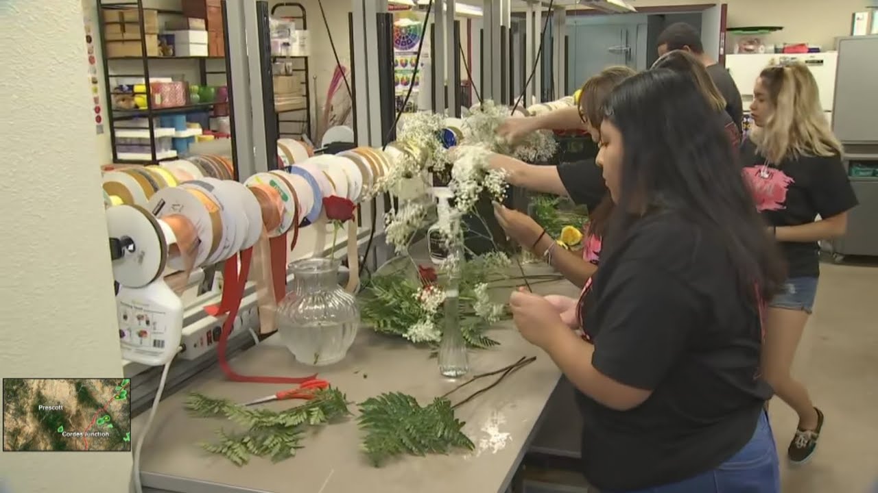 Phoenix high schoolers open up flower shop YouTube