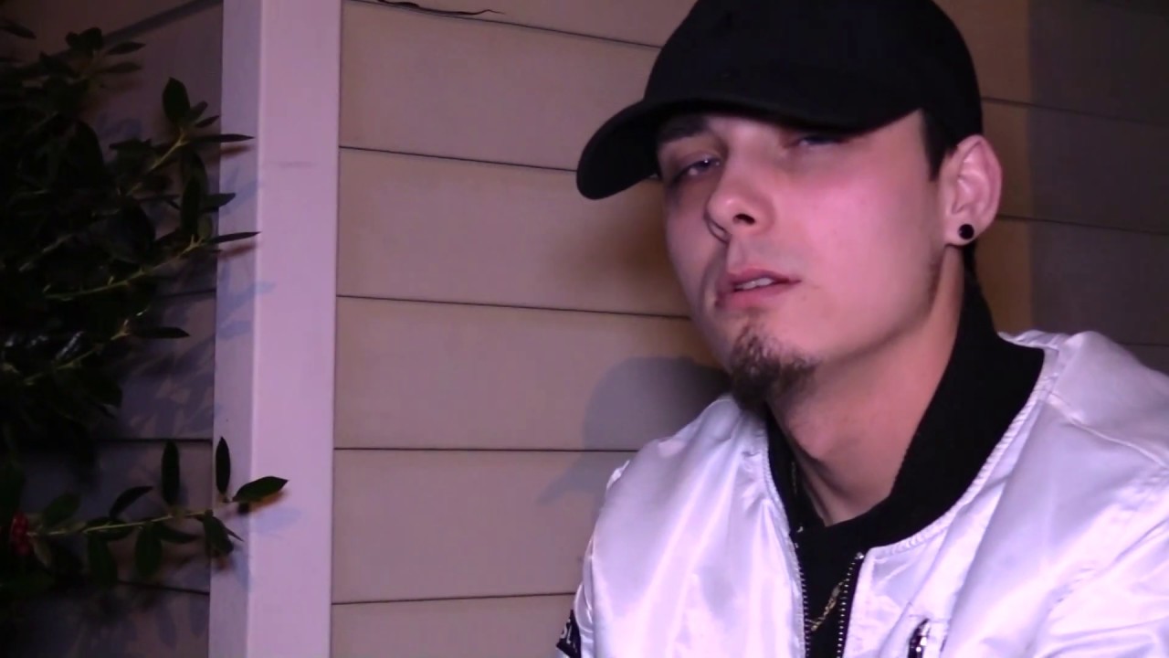 Coulture - Thoughts (Official Music Video) auf YouTube ansehen Coulture - Thoughts (Official Music Video) auf YouTube ansehen