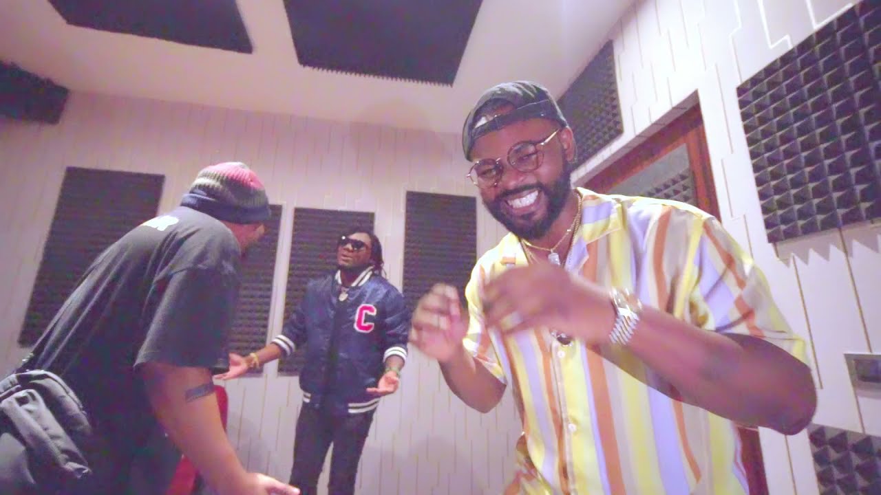 Смотреть «Masterkraft, Falz & CDQ - Secure The Bag (Visualizer)» на YouTube
