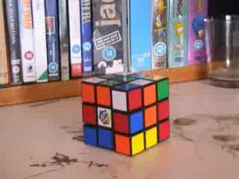 self solving rubix cube (stop motion)