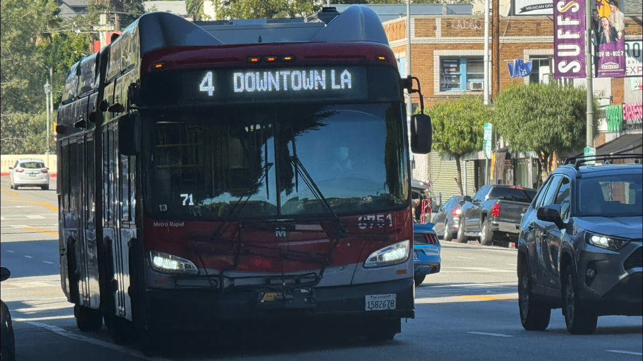 Metro rapid xn60 on route 4 new flyer xn60 2020 not rare