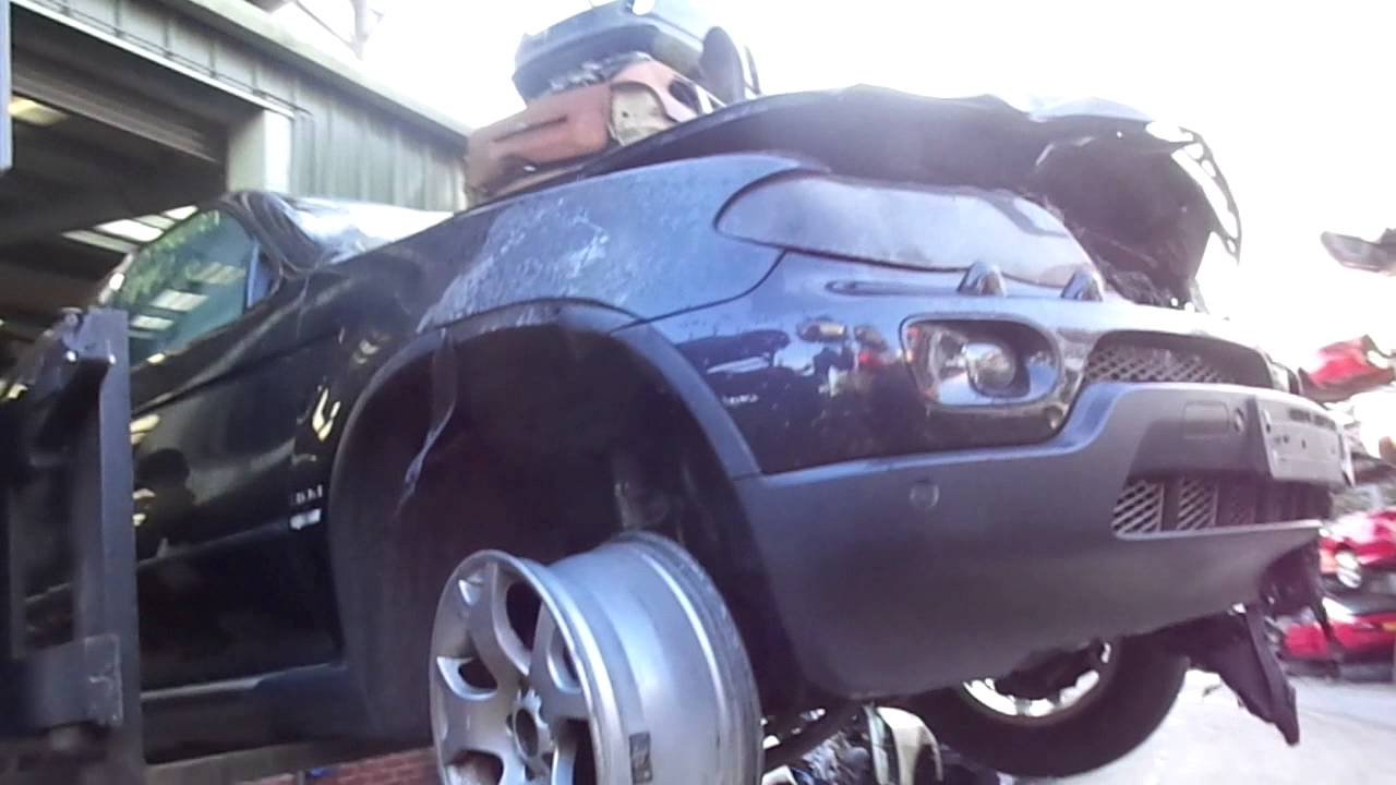 BMW X5 E53 Rear Diff 3 91 Movie Clip 29 11 12 - YouTube