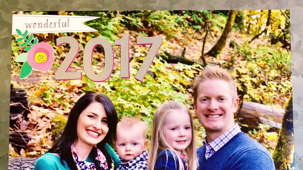 Scrapbook Title Page Idea Scrapbooking on a 12x12 Photo Scrapbook