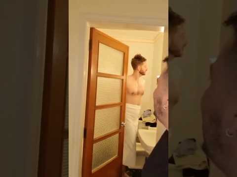 Parece que o Paul toma banho!