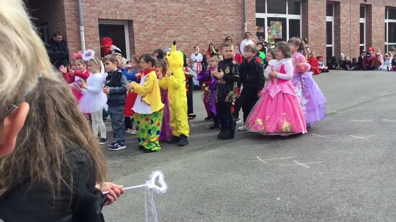 Carnaval 2024 classe de mmes Chevaillier et Ghesquiere