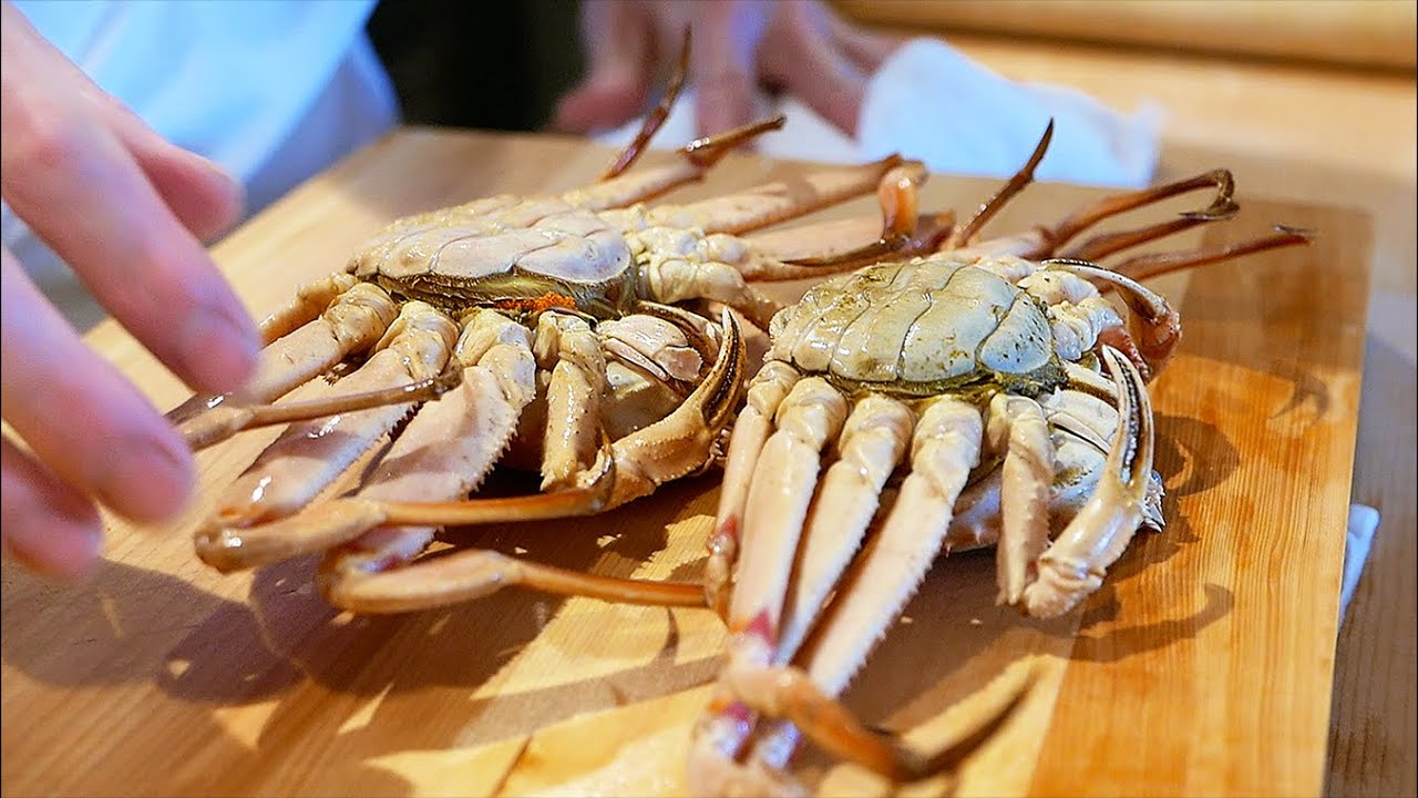 Japanese Food - EXPERT CRAB MEAT EXTRACTION Snow Crab Eggs Kanazawa Seafood Japan | Travel Thirsty