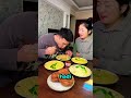 Yemek Savaşında Taş Kağıt Makas oyunu