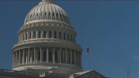 Senate Republicans considering a bill to pay federal workers during government shutdown