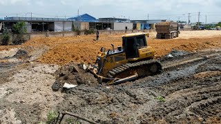 Extremly Job Technique Bulldozer Shanti Move Mud Into Pond Truck Scannal Unlaoding Soil 25.5 Ton